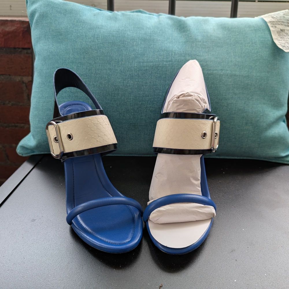 BCBGMaxAzria Blue and White Heels with Modern Design